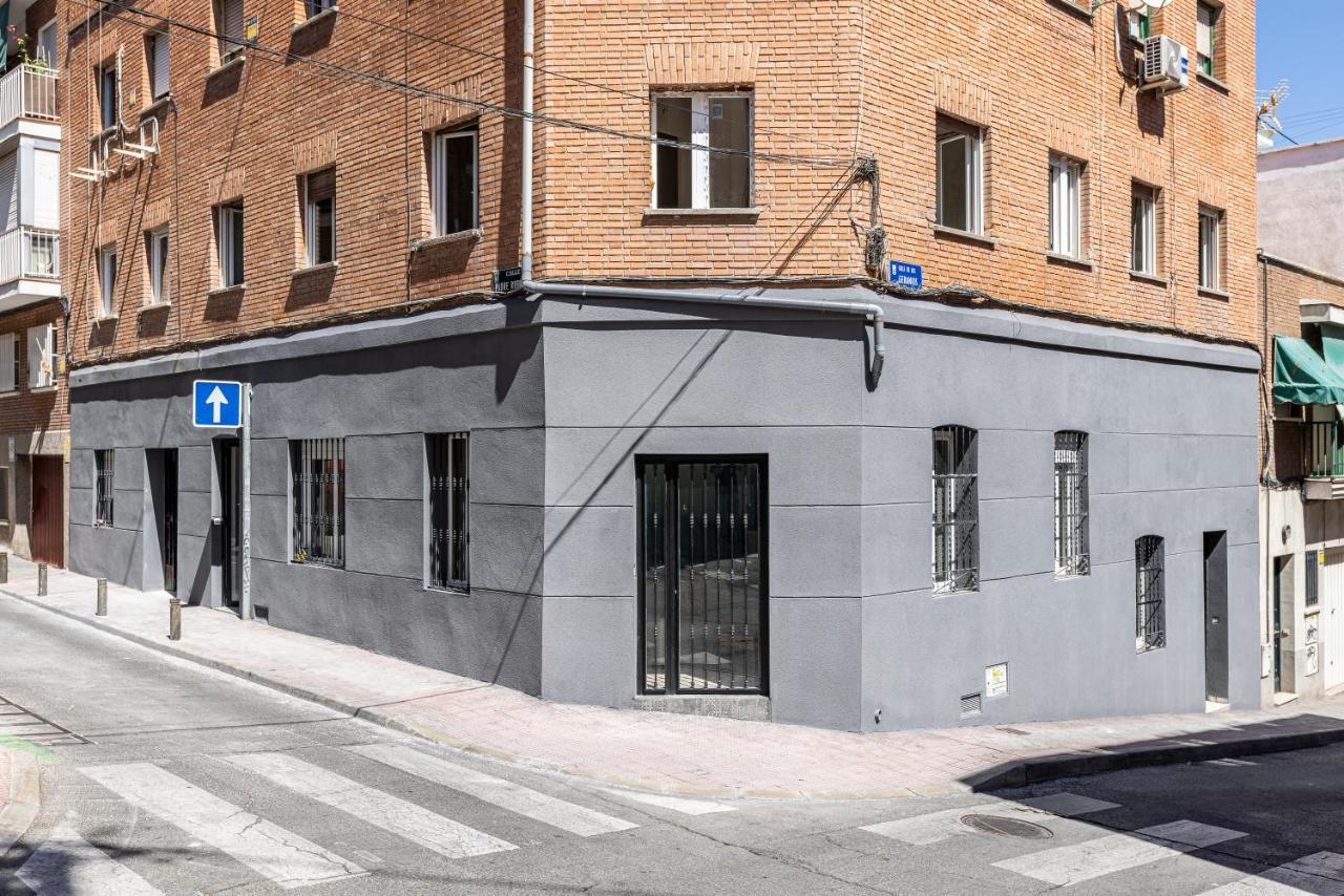 Plaza De Castilla Apartments Мадрид Экстерьер фото